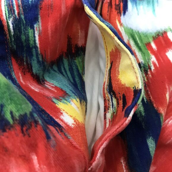 Womens Shorts Size 10 Red Blue Yellow Artsy Print Side Pockets - Picture 6 of 7